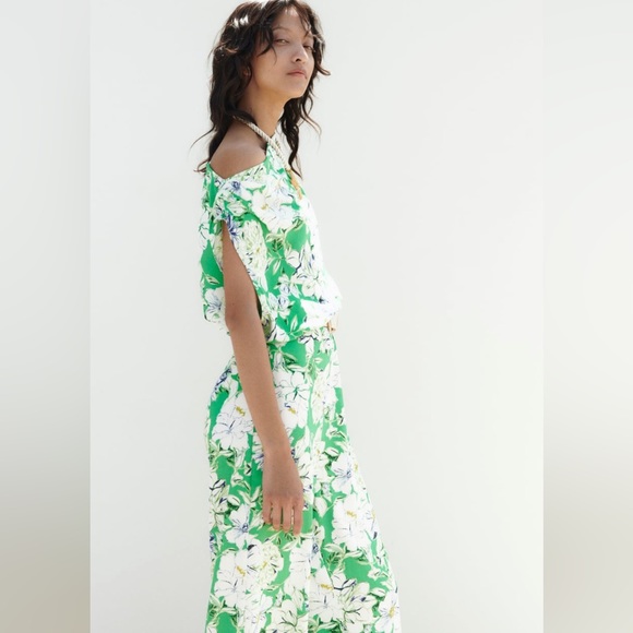 Brand New Belted Jumpsuit From Zara Size Medium - Picture 3 of 5